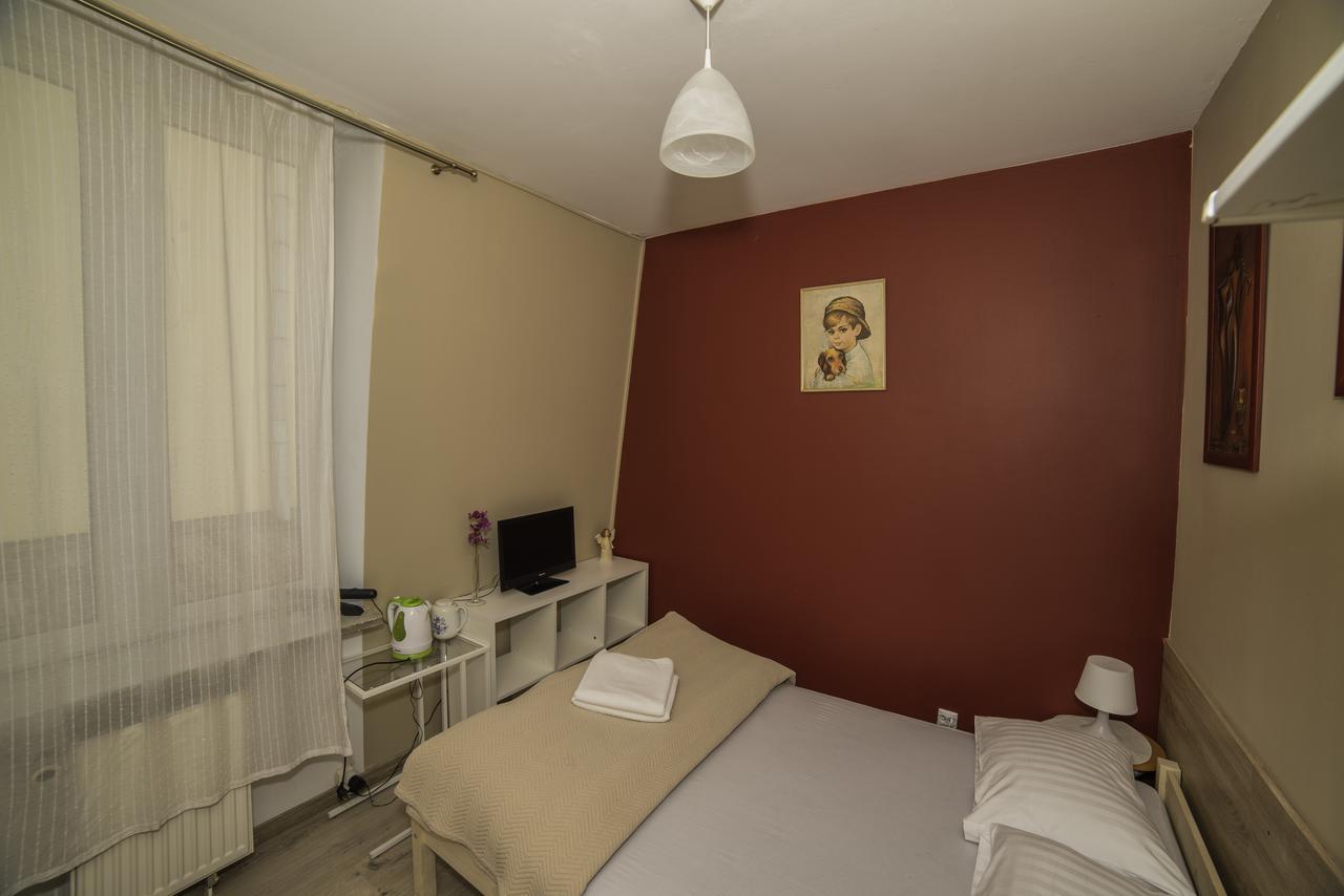 City Centre Private Rooms *